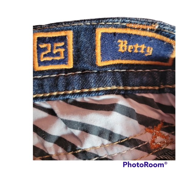 Rock Revival Jeans - Picture 7 of 10